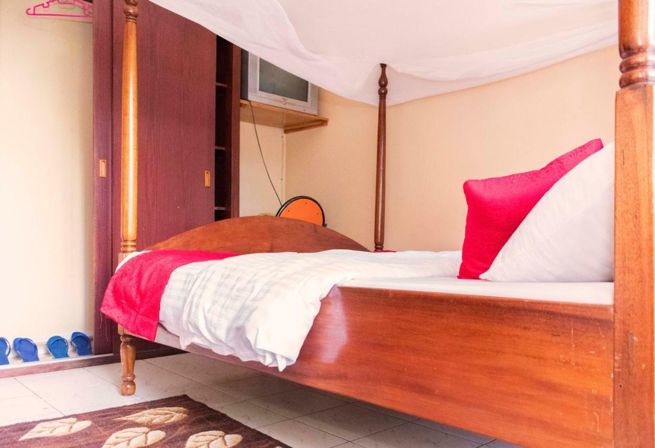 Rwenzori International Hotel Kasese Ngoại thất bức ảnh