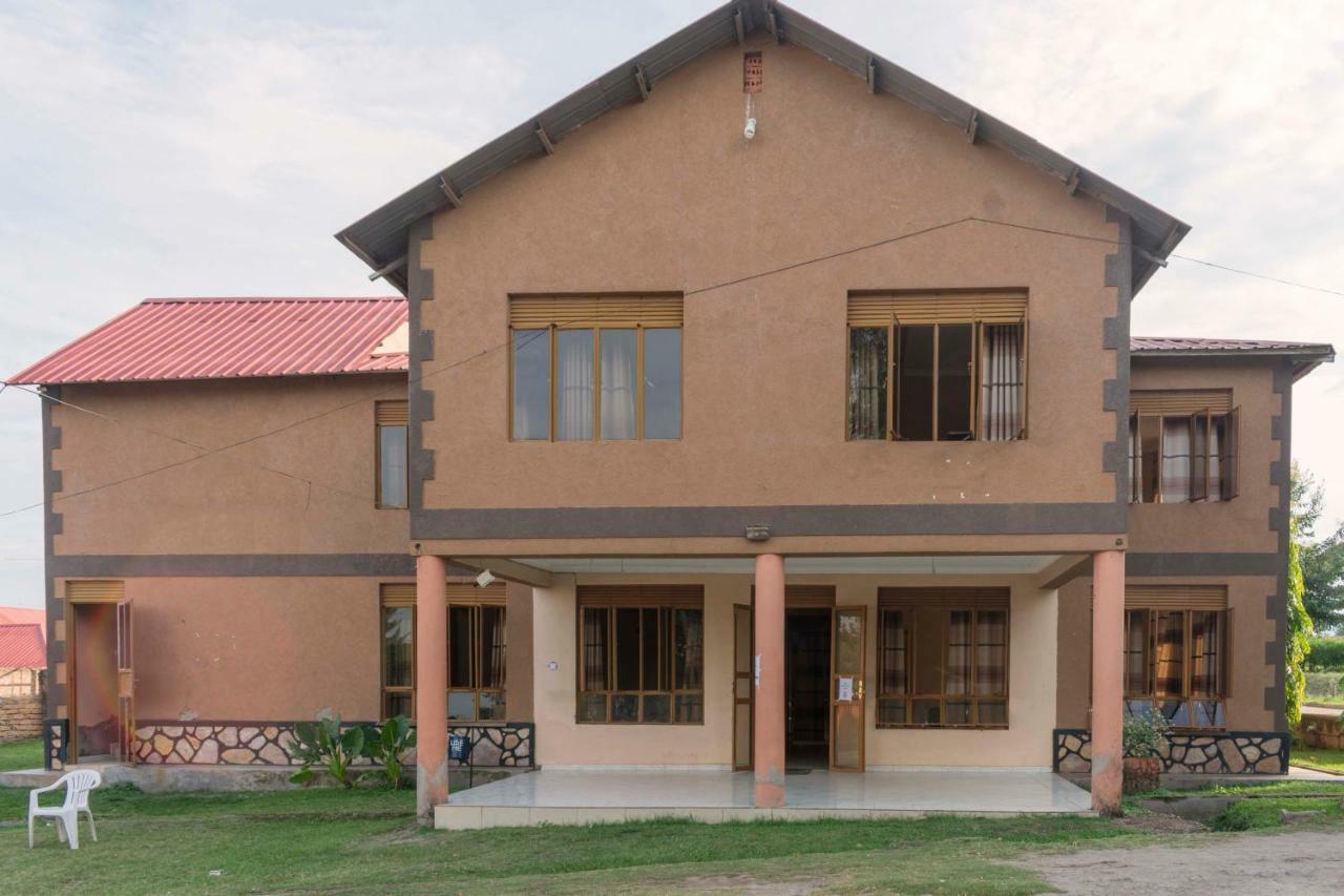 Rwenzori International Hotel Kasese Ngoại thất bức ảnh