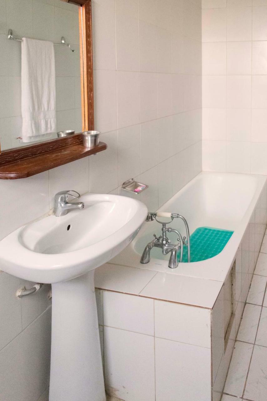 Rwenzori International Hotel Kasese Ngoại thất bức ảnh