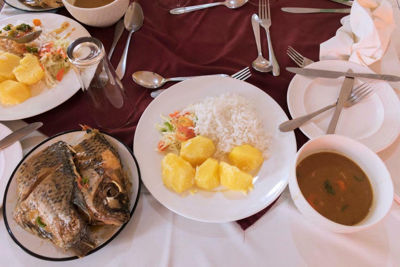 Rwenzori International Hotel Kasese Ngoại thất bức ảnh